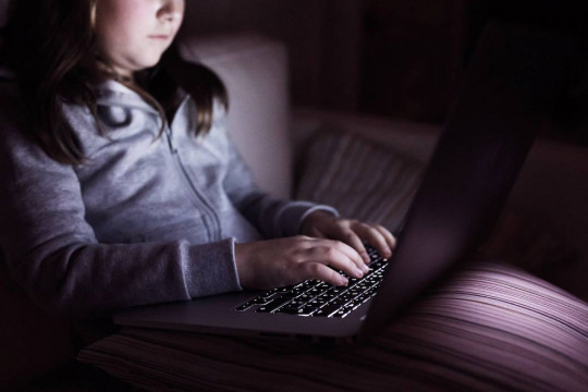 Studiu „La Strada”. Vorbește cu copilul tău despre pericolul abuzului sexual în mediul online!