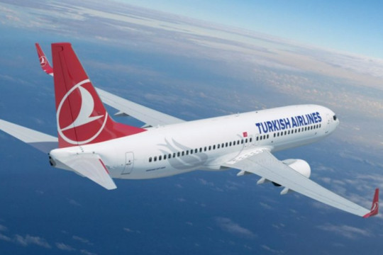 ULTIMĂ ORĂ! Un avion Turkish Airlines a aterizat de urgență la București. Un pasager a murit la bordul aeronavei
