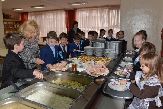 Bufetul suedez va fi implementat încă în cinci şcoli din Chișinău