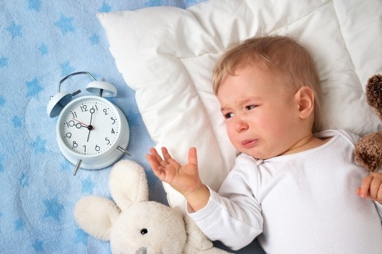 Copilul adoarme greu? Iată cele mai bune alimente pentru un somn liniștitor!