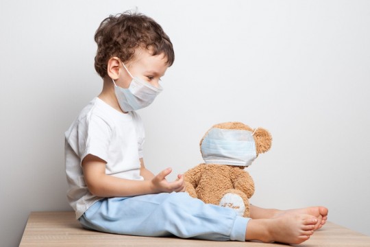 Studiu: La copii nu există diferenţe clare între simptomele date de gripă şi cele date de COVID-19