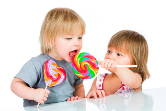 Top 3 probleme de sănătate la copii provocate de consumul zahărului