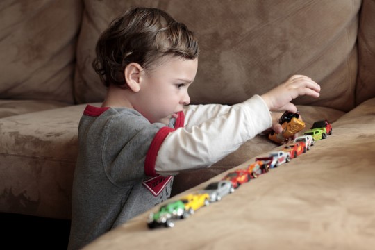 Cele mai evidente semne la un copil de 18 luni că ar putea avea autism