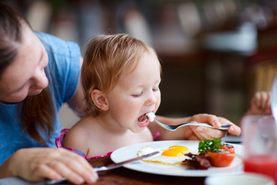 Medic pediatru: Aceste alimente sunt responsabile de aproximativ 90% dintre alergiile copilului