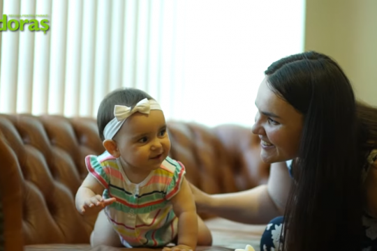(VIDEO) Barza întârzie? Îi trimitem o invitație specială! Istoria cu final fericit a unei mame din Chișinău