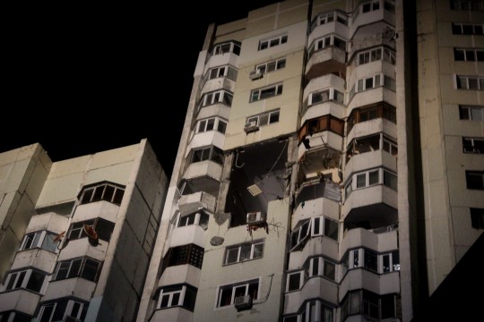(FOTO) Explozie într-un bloc din Chișinău – 3 persoane au murit, inclusiv un copil