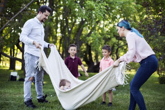 (VIDEO și FOTO) Familia Manciu, la picnic. Secretele părinților cum îi cresc pe cei 3 flăcăi ai lor