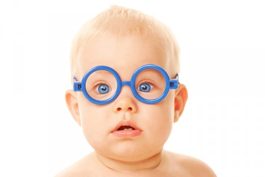 Prima vizită la oftalmolog cu bebeluşul tău