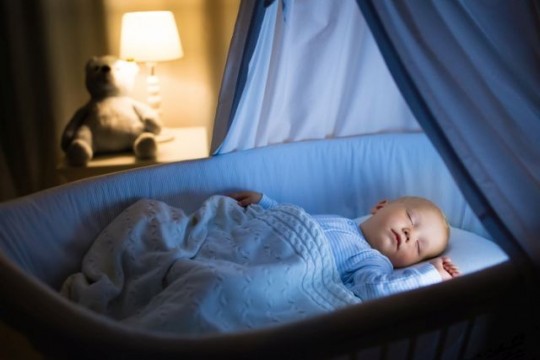 Mituri comune despre somnul bebelușului