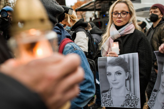 Proteste de stradă în Polonia, după moartea unei femei împiedicate să facă avort legal