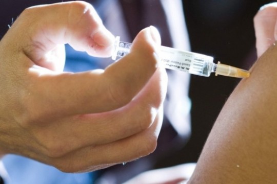 Părinții se grăbesc să vaccineze copiii contra rujeolei inclusiv ca să-i poată da la școală sau grădiniță