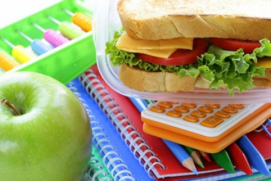 Medic nutriționist: Idei de gustări sănătoase pentru pachețelul de la școală