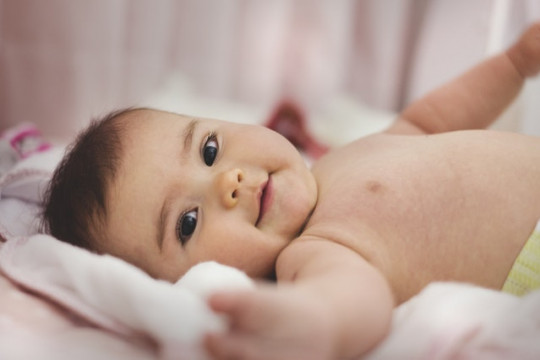 Medic pediatru despre 4 mituri legate de îngrijirea pielii bebelușului