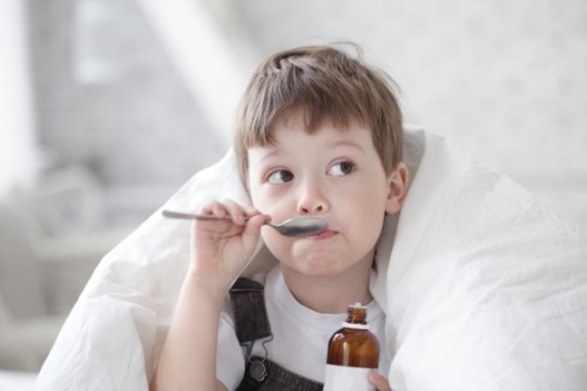 Medicamentele de răceală pot fi periculoase pentru copiii mai mici de doi ani